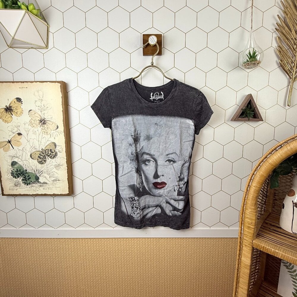 Hollywood Legends Graphic Portrait Tee Gray Short Sleeve T-Shirt - Size - Small
